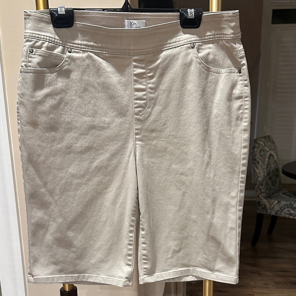 Kim Rogers Women’s Neutral Beige Knee-Length Shorts